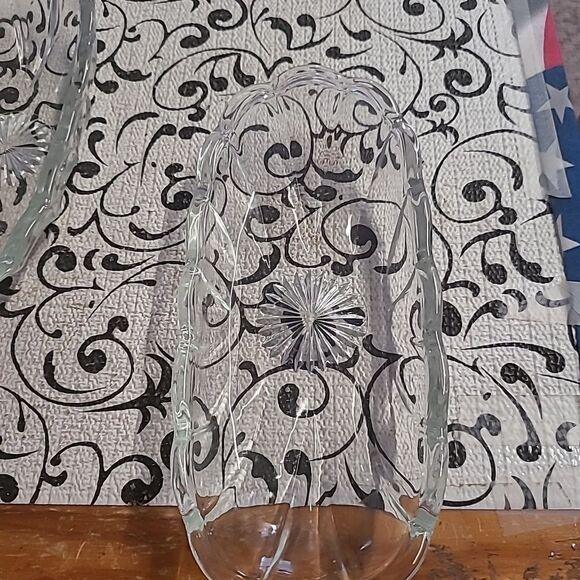 Pair of Anchor Hocking Dishes - Picture 3 of 4